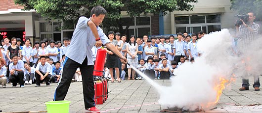  我校舉行大型消防實戰及災難逃生演練 