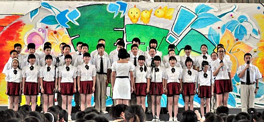  中學部舉辦“青春之際”歌詠會 