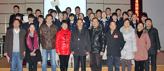  2013屆中加班畢業典禮隆重舉行 