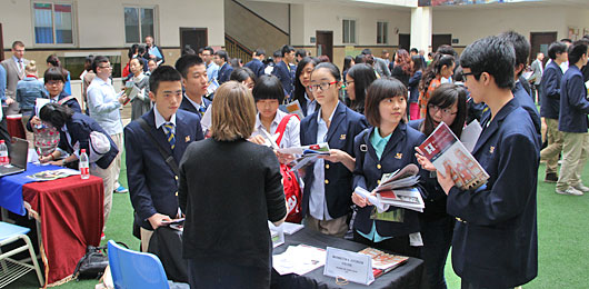  19所海外大學招生咨詢會在我校國際項目部舉行 