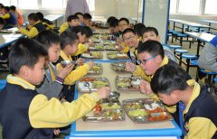  美視學(xué)校午餐 