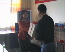 我校中學生和都江堰災區(qū)崇義中學手拉手結(jié)對子