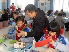熊江老師為高新區美術中心組獻課