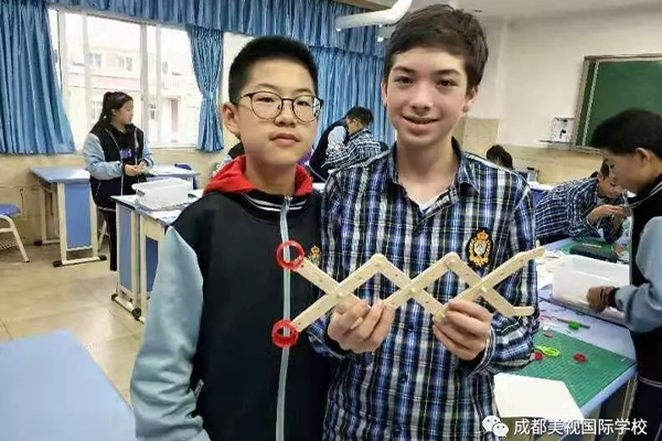創新丨多元課程構建學生成長中心，讓教育發生在最佳環節！