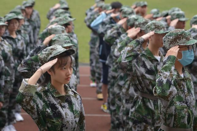 致軍訓，敬青春 | 中國部·中學2020級新生軍訓展英姿