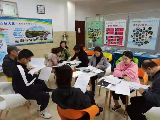 凝心聚力，砥礪前行——初中數學魔創課堂