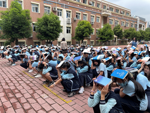居安思危抓演練 未雨綢繆保平安丨我校開(kāi)展防震減災(zāi)應(yīng)急疏散演練活動(dòng)