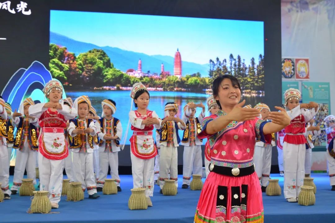錦繡中華 天下一家——融合部·小學2023年兒童節(jié)民族文化探究暨學科展示活動